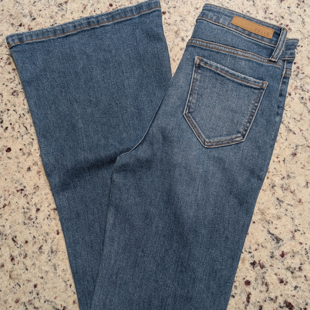 NWOT Cello Women's Blue Jeans